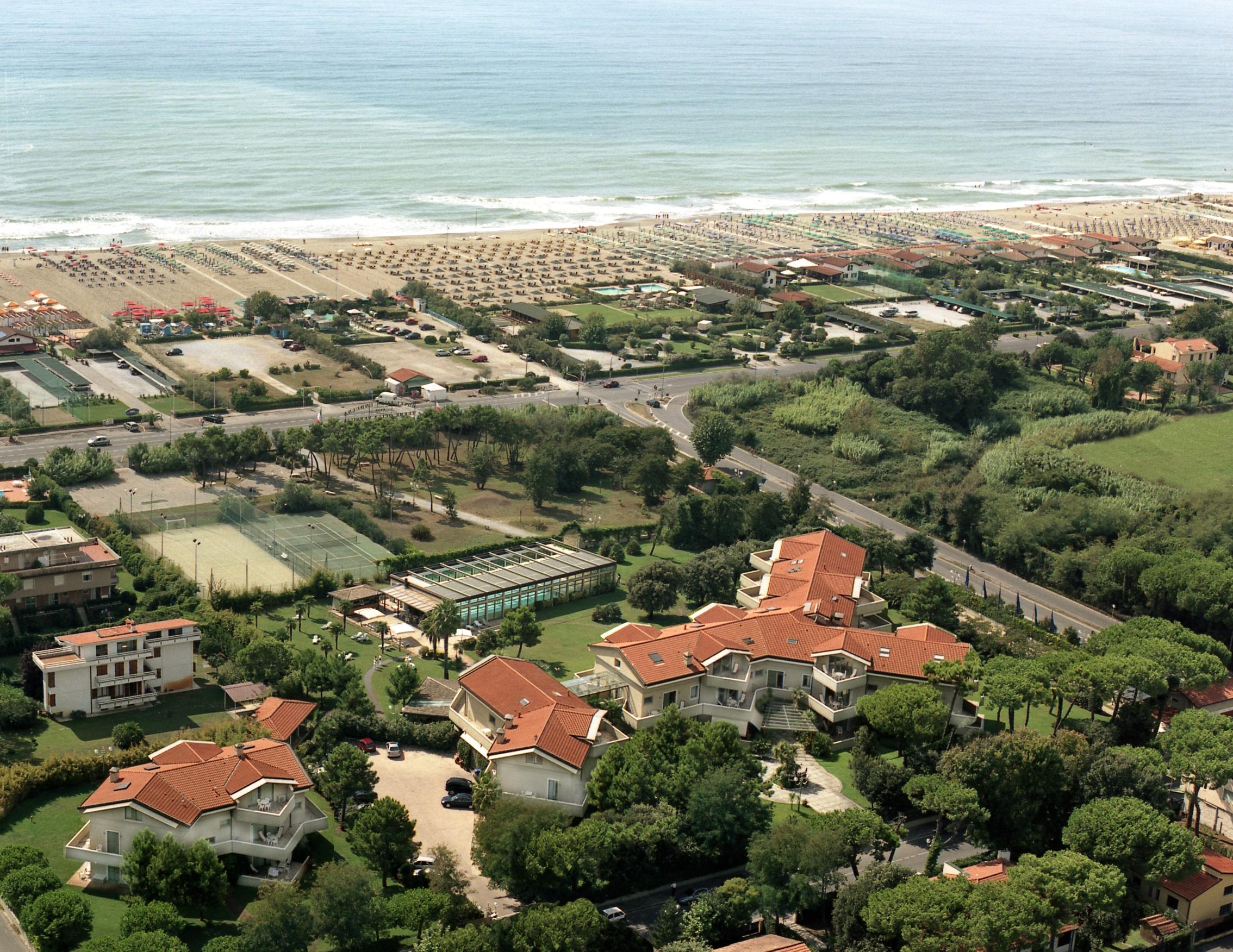 Hotel Villa Undulna - Terme Della Versilia チンカレ エクステリア 写真